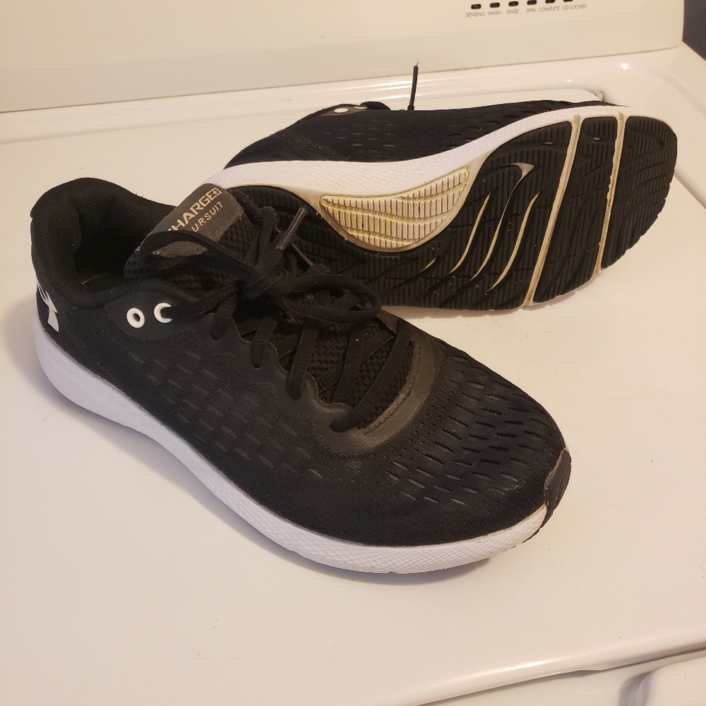 Under Armor Womens Charged Pursuit, 6.5